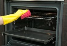 Pulire il forno in modo naturale e sicuro Pulire il forno
