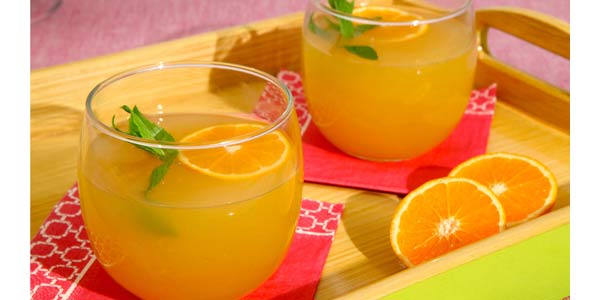 Aranciata fatta in casa, naturale e dissetante Aranciata fatta in casa